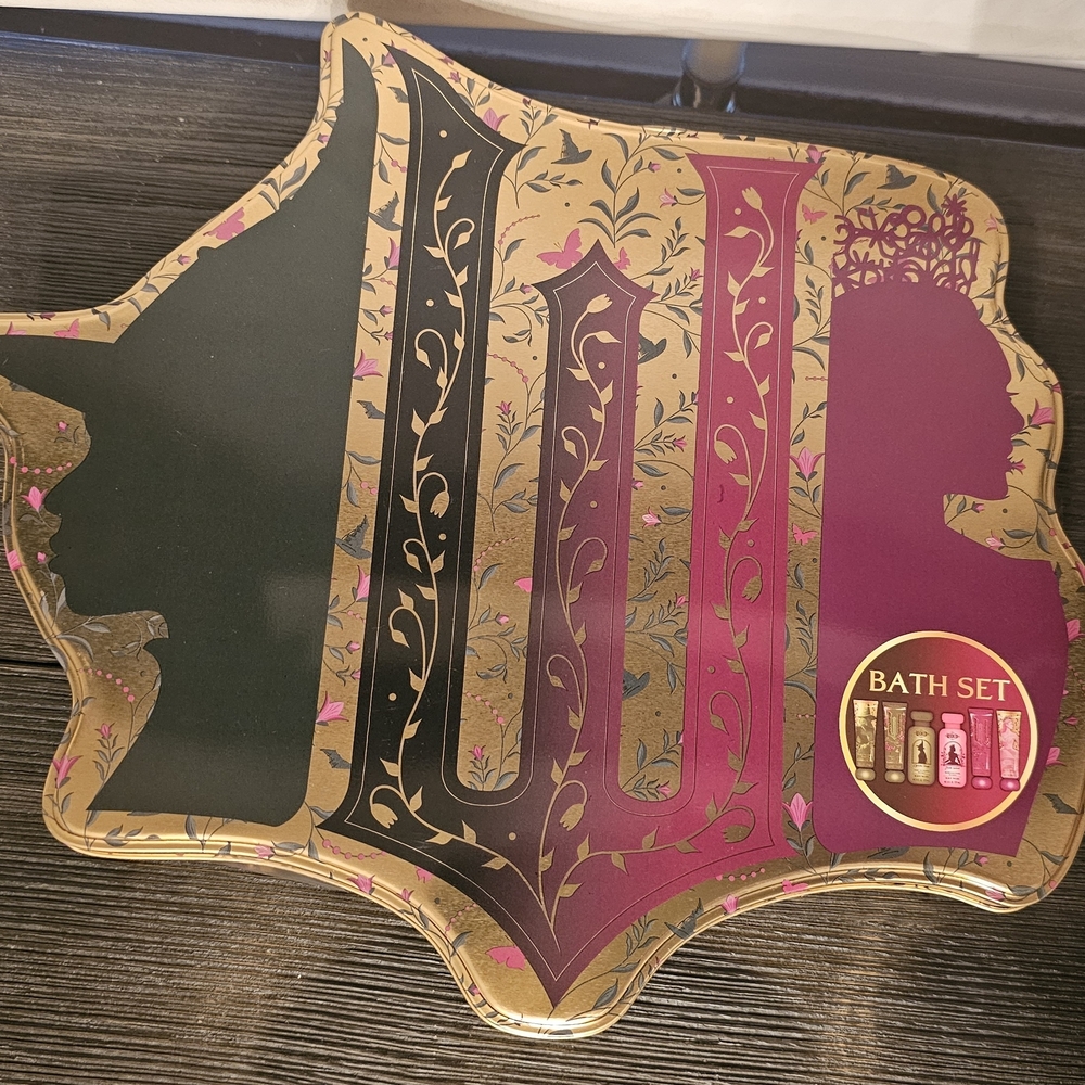 Wicked Gold and Pink Bath Set